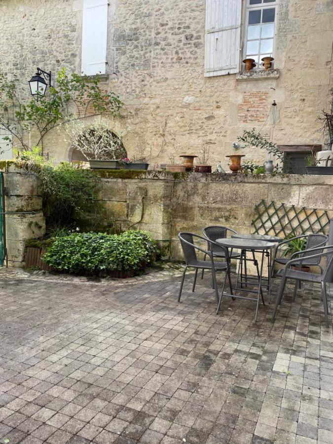 Auberge Du Boisne Villebois-Lavalette Esterno foto