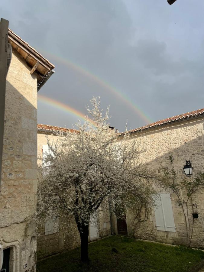 Auberge Du Boisne Villebois-Lavalette Esterno foto